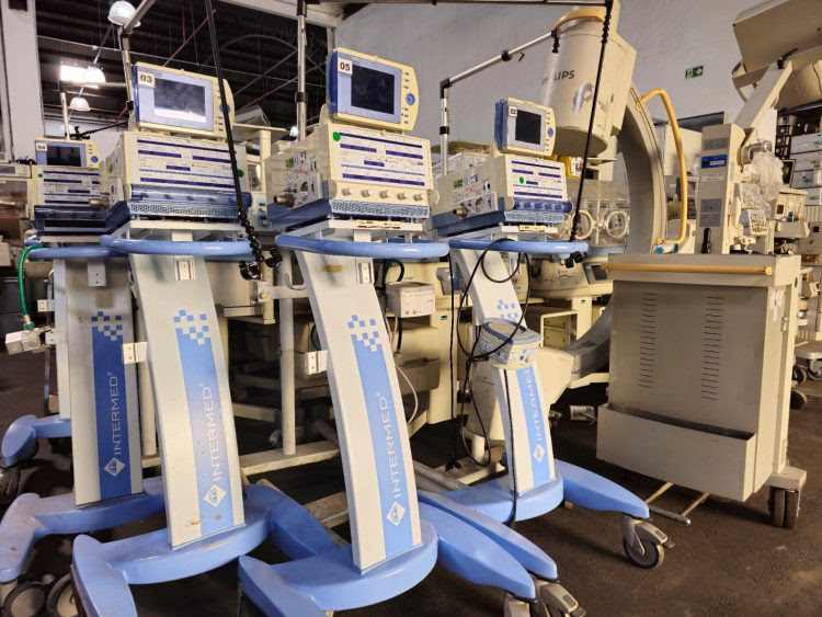Equipamentos inservíveis de atendimento na área da Saúde que serão leiloados / Foto: Divulgação