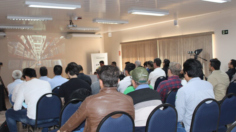 Representantes da cadeia produtiva do trigo paulista reunidos em Itaberá (SP) / Foto: Divulgação