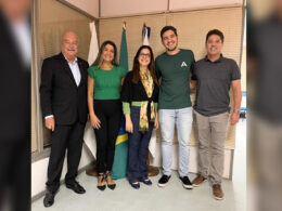 Ênio Miraglia, diretor social do CVG-RJ; Márcia Accorsi, gerente comercial Azos; Sonia Marra, diretora do CVG-RJ; Kalef Amui, Sales Leader Azos e Bruno Laranja, gerente comercial Azos / Foto: Divulgação
