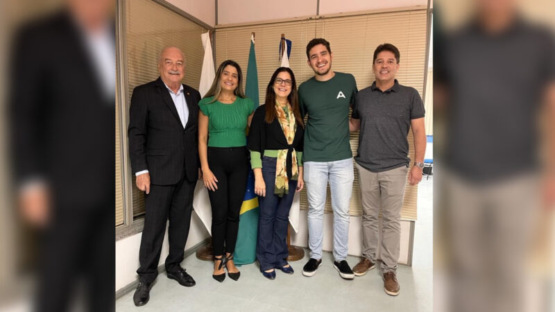 Ênio Miraglia, diretor social do CVG-RJ; Márcia Accorsi, gerente comercial Azos; Sonia Marra, diretora do CVG-RJ; Kalef Amui, Sales Leader Azos e Bruno Laranja, gerente comercial Azos / Foto: Divulgação