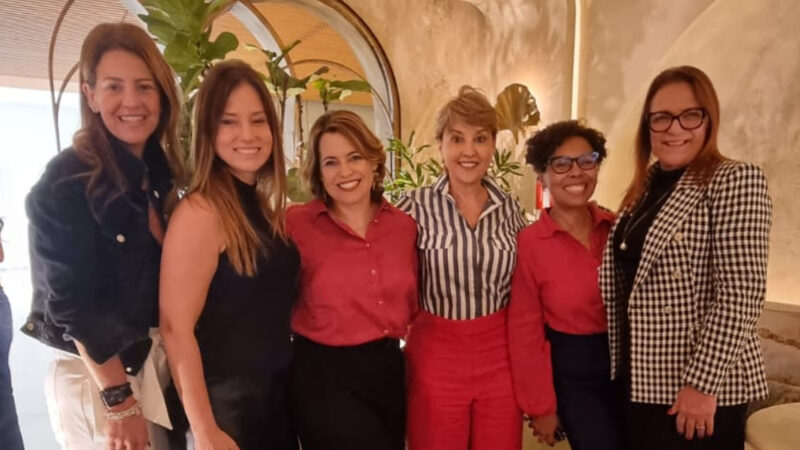 As Acadêmicas da ANSP, Ana Paula Santos, Juliana Dallagnol, Raquel Marimon, Regina Lacerda, Solange Guimarães e Cristina Domingues / Foto: Divulgação