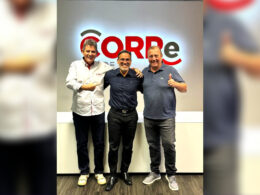 Franclin Castro entre Claudio Pardal e Dirceu Canal, na sede da CORPe Saúde / Foto: Divulgação