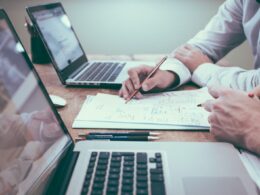 Seguros Unimed obtém liminar para impedir clínica de solicitar logins e senhas de segurados e pagamento de reembolsos sem desembolso/ Foto: Unsplash