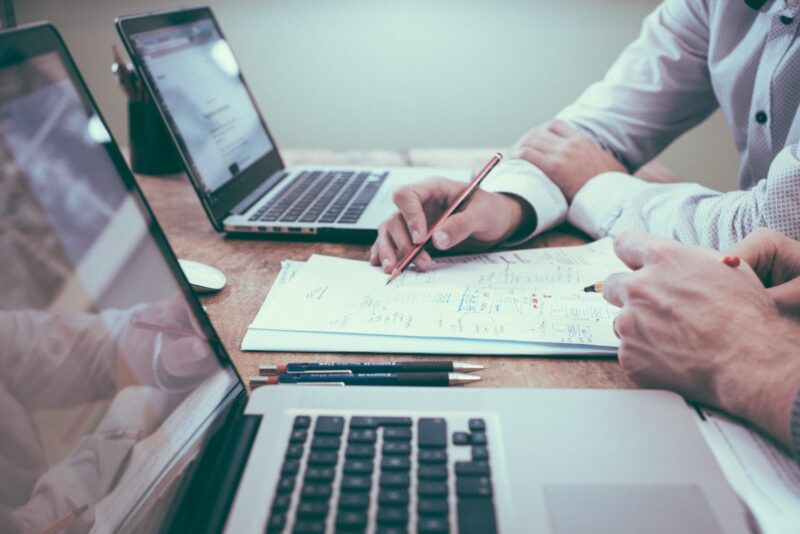 Seguros Unimed obtém liminar para impedir clínica de solicitar logins e senhas de segurados e pagamento de reembolsos sem desembolso/ Foto: Unsplash