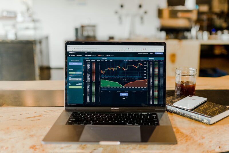 Rico oferece CDB com rendimento de 150% do CDI para novos clientes/ Foto: Unsplash