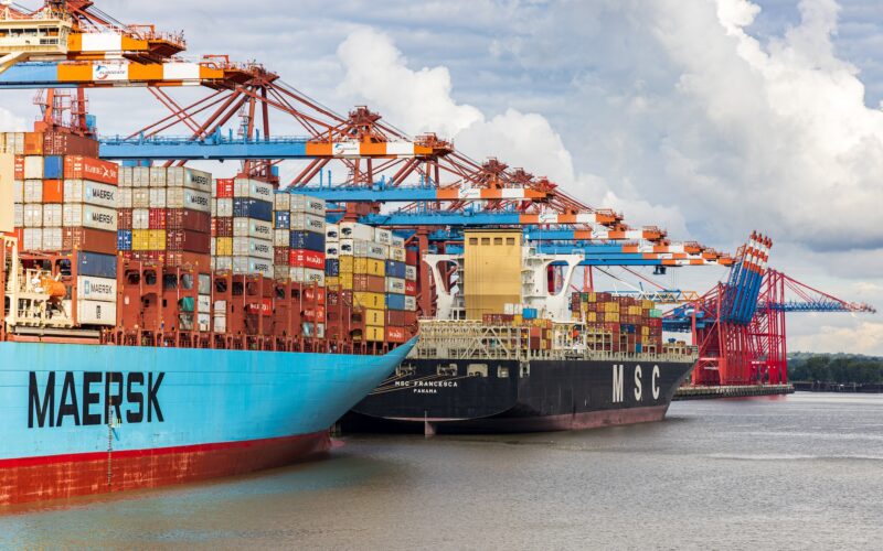 Interrupções de tráfego marítimo no Mar Vermelho podem prejudicar economia global / Foto: Dominik Lückmann / Unsplash Images