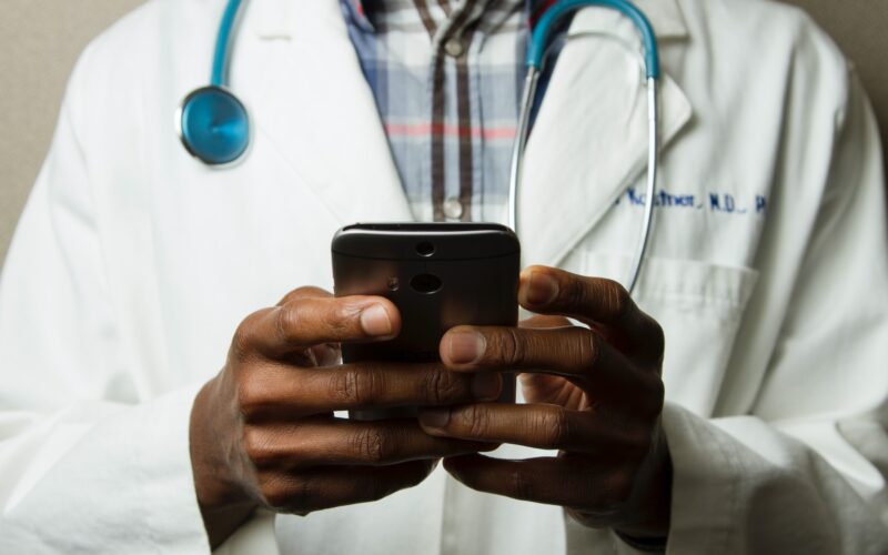 Globus Seguros desenvolve o mais novo RC Médico/ Foto: Unsplash