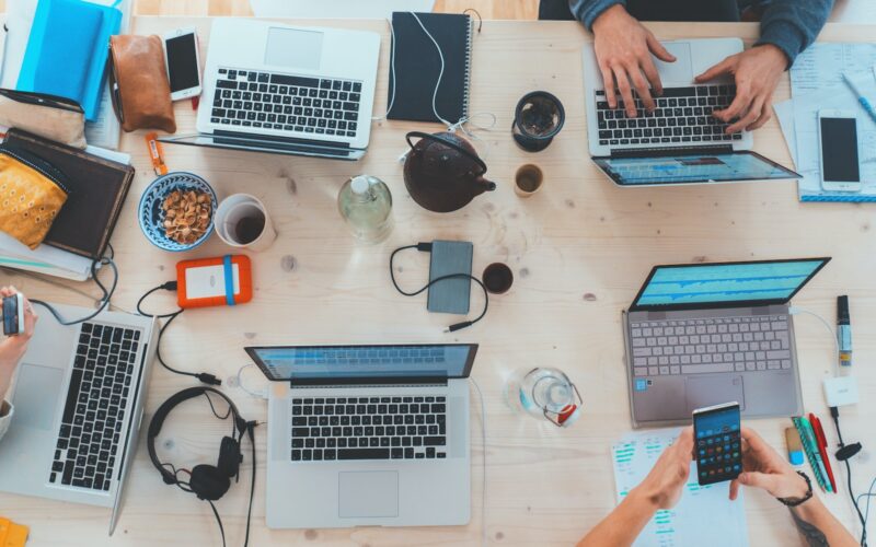 Saiba quais são as principais aplicações de IA no combate às fraudes financeiras/ Foto: Unsplash