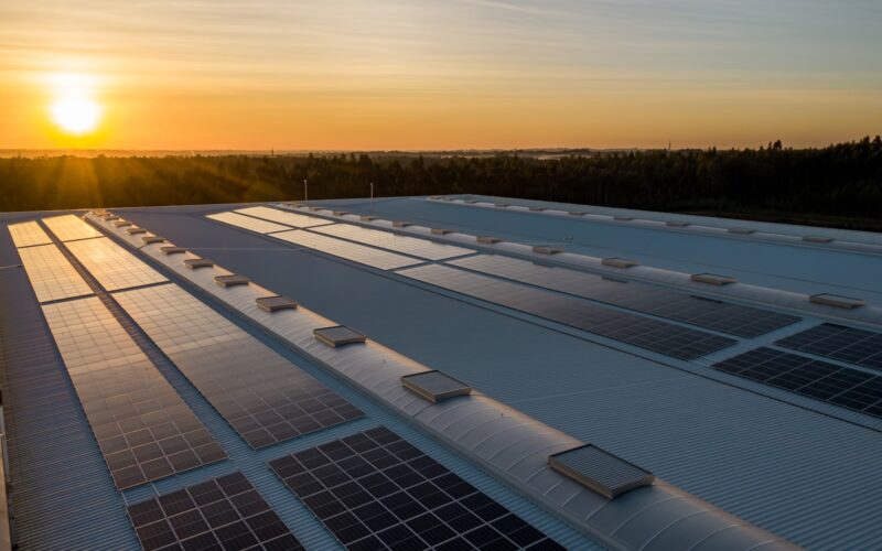 Grupo É Seguro lança produtos e entra no segmento e energia solar/ Foto: Unsplash