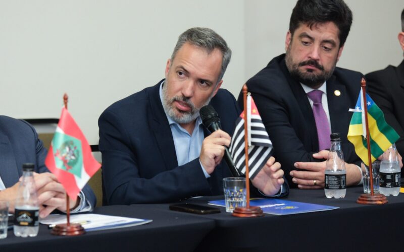 Fabrizio Pieroni (à esquerda) e José Luiz Moraes (à direita) são, respectivamente, Diretor Financeiro e Presidente da APESP/ Divulgação: M2 Comunicação