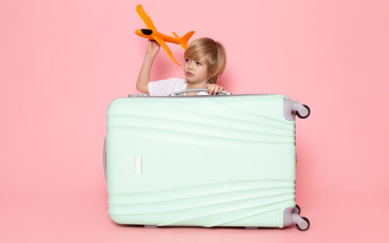 Índice de crianças e adolescentes em viagem internacional cresce no último ano/ Foto: Freepik