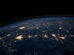 Riscos Globais de 2024: desinformação está no topo dos riscos globais em 2024 e ameaças ambientais se intensificam/ Foto: Unsplash