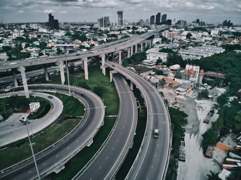 Rodovias concedidas prestaram mais de 1,6 milhão de atendimentos em 2023/ Foto: Unsplash