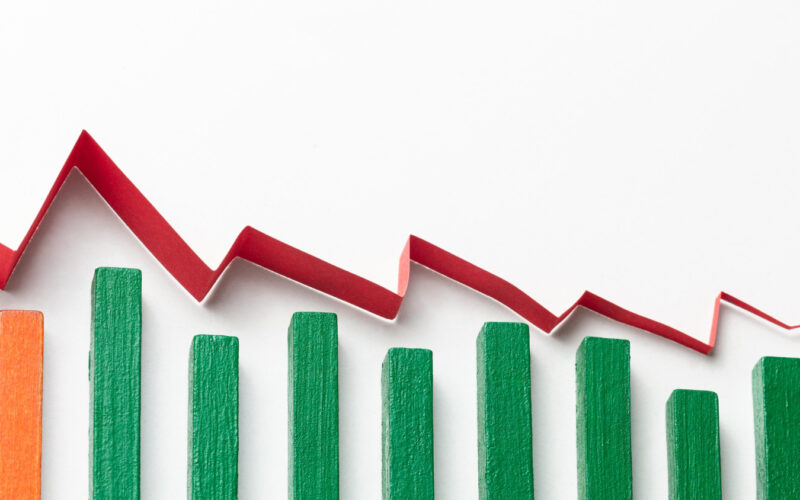 Copom realiza novo corte na taxa básica de juros e Selic cai de 11,75% para 11,25%/ Foto: Freepik