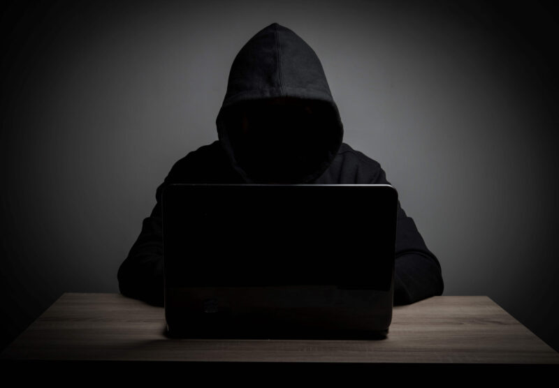 Executivo aponta 3 cuidados para evitar golpes na compra online/ Foto: Freepik