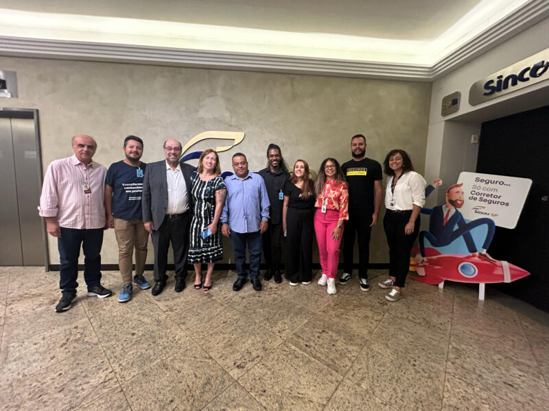Presidente do Sincor-SP com jornalistas do setor na primeira edição de 2024 de seu Fórum com a Imprensa Especializada