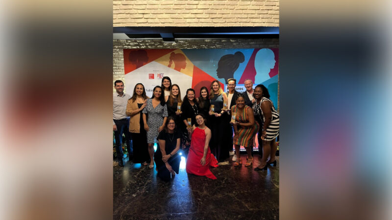 Equipe de Pessoas & Cultura reunida para celebrar a conquista / Foto: Divulgação