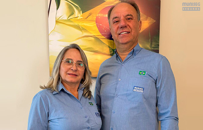 César Munis e a esposa Rosi, da Muniseg Corretora de Seguros / Foto: Divulgação