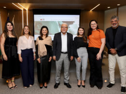 Patrícia Brandão e Janaína Serra (Sabemi), Juliana Queiroz (SulAmérica), João Paulo Moreira de Mello (pres. do CSP-MG), Júlia Costa (Simetria Brasil), Vitória Amaral (Stoa) e Maurício Tadeu Barros Morais (dir. do CSP-MG e mediador do evento) / Foto: Arnaldo Athayde / Divulgação