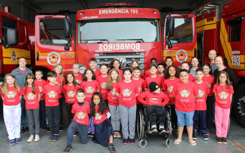 Bombeiros Mirins visitam quartel da corporação em Chapecó / Foto: Divulgação