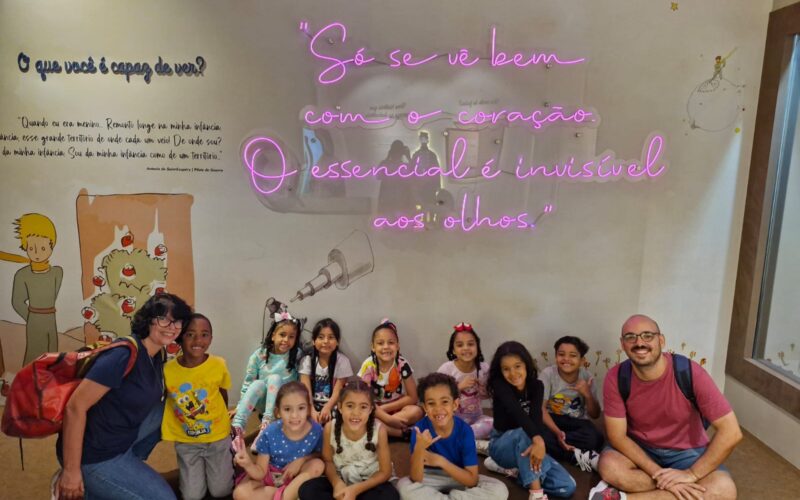 Exposição do Pequeno Príncipe cativa crianças de associação beneficente da Allianz / Foto: Divulgação