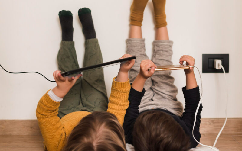 Como manter uma casa segura e confortável para as crianças durante as férias escolares / Foto: Freepik
