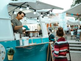 Empreender com Food Trucks é oportunidade para imigrantes latinos nos EUA / Foto: Arturo Rey / Unsplash