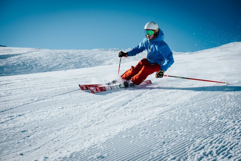 Assist Card tira as principais dúvidas sobre contratação de seguro-viagem para a prática de esportes de inverno / Foto: Maarten Duineveld / Unsplash