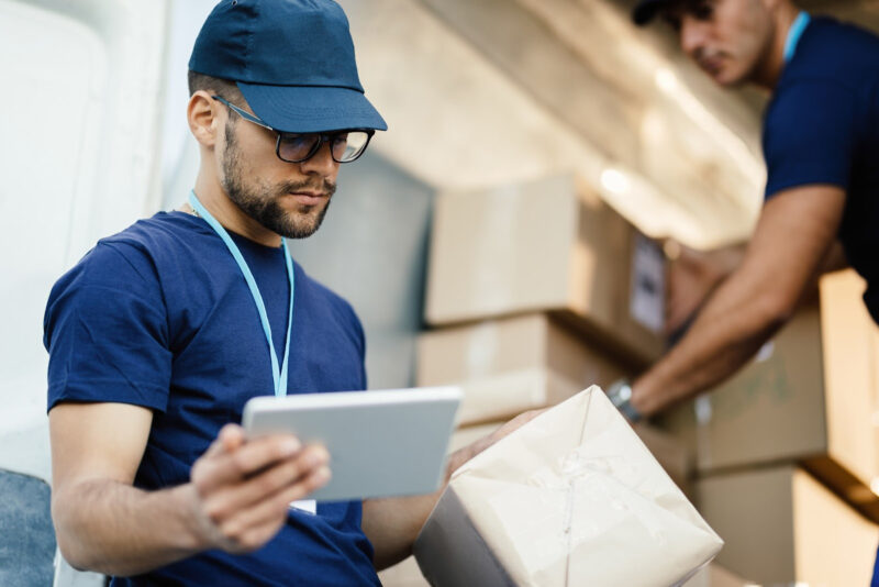 Embarcadores, transportadores e seguradoras lidam com mudanças significativas e desafios na regulamentação de seguros obrigatórios / Foto: Freepik