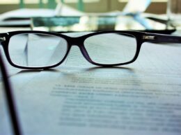 Câmara aprova regulamentação de cooperativas de seguro e grupos de proteção patrimonial mutualista / Foto: Mari Helin / Unsplash