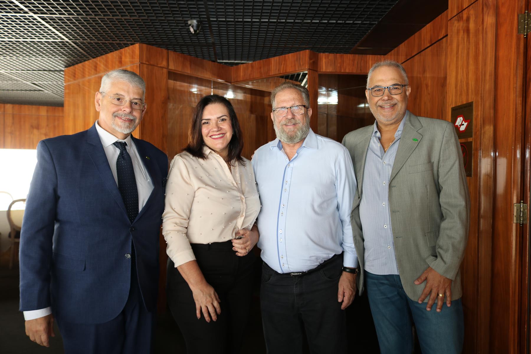Marco A. Cabral, Claudia Sacalina Camargo, Álvaro Fonseca e Gilberto Januário / Foto: Divulgação