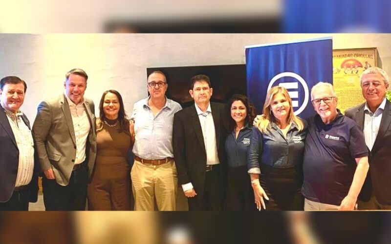Gilberto Villela, segundo Secretário da Aconseg-RJ; Nelson Veiga, diretor Executivo Comercial da Allianz; Jaqueline Rocha, segunda Tesoureira da Aconseg-RJ; César Augusto Braga, primeiro Secretário da Aconseg-RJ; Eduard Folch, presidente da Allianz; Livia Prata, diretora Comercial RJ/ES da Allianz; Cristiane Abreu, gerente da Filial Assessoria Allianz; Joffre Nolasco, primeiro Tesoureiro da Aconseg-RJ e Luiz Philipe Baeta Neves, presidente da Aconseg-RJ / Foto: Divulgação