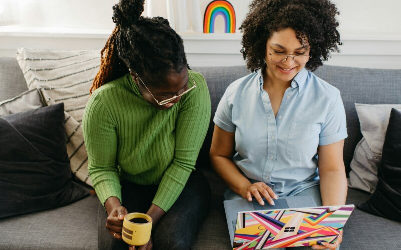 Coursera e Microsoft anunciam mais de 5 mil bolsas de estudos gratuitas. Veja como se inscrever / Foto: Surface / Unsplash