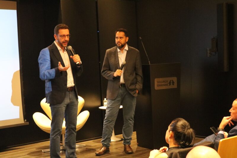Wilson Leal, Diretor Executivo de Mercado e Tecnologia; Tiago Moraes, Gerente Regional São Paulo da Seguros Unimed / Foto: Divulgação