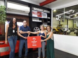 Oficina Referenciada recebe placa de reconhecimento da Bradesco Seguros / Foto: Divulgação