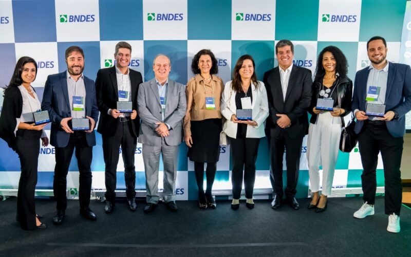 Com 1º lugar em “Clientes Apoiados pelo BNDES” e “Valor Operado Geral”, Sicredi é destaque em seis de dez categorias de ranking / Foto: Divulgação