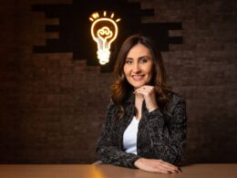 Danielle Fagaraz, Diretora Comercial Digital, Marketing e Clientes da AXA no Brasil / Foto: Divulgação