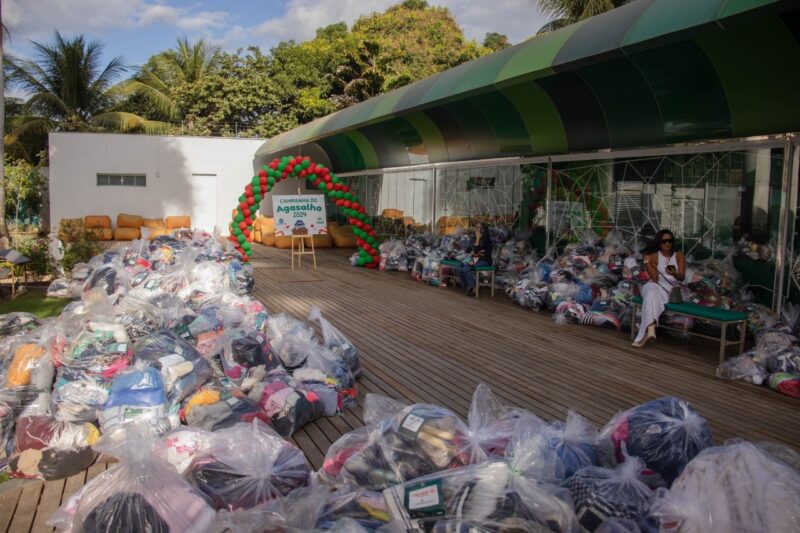 Cartão de TODOS bate recorde de arrecadação com mais de meio milhão de peças na Campanha do Agasalho 2024 / Foto: Divulgação