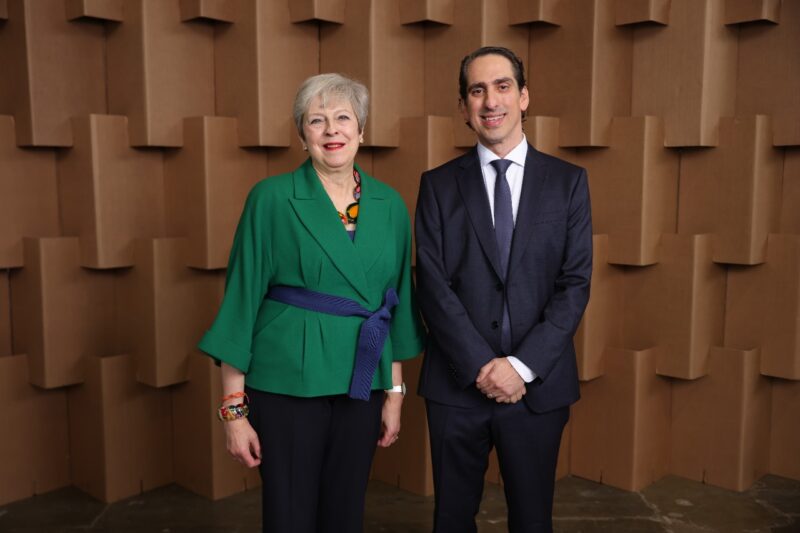 A ex-primeira-ministra do Reino Unido, Theresa May, e o presidente da Abramge, Gustavo Ribeiro / Foto: André Ligeiro / Divulgação