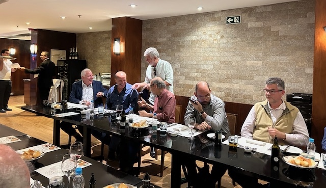Confrades no jantar de novembro de 2024 / Foto: Divulgação