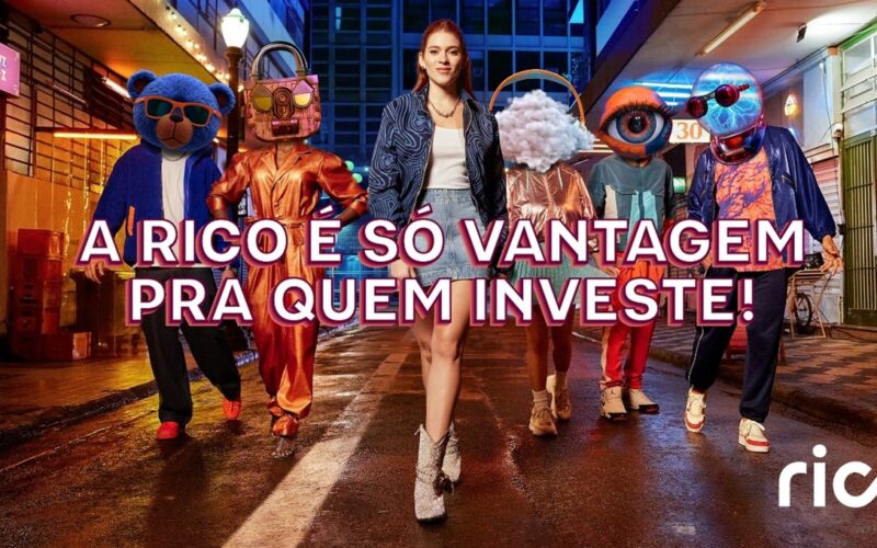 Rico é "só vantagem para quem investe", mostra nova campanha, que transporta Ana Clara e personagens para situações do cotidiano / Divulgação