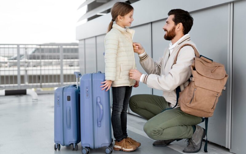 5 itens indispensáveis ao viajar com crianças / Foto: Freepik