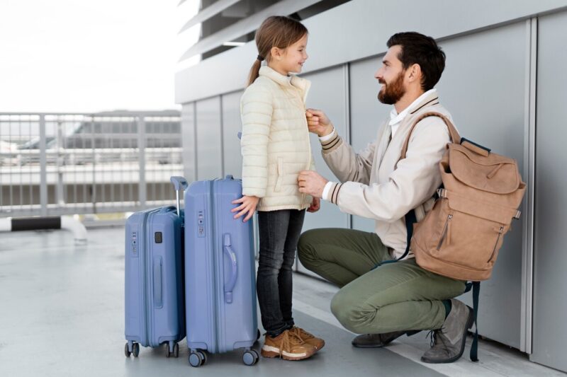5 itens indispensáveis ao viajar com crianças / Foto: Freepik