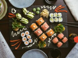 Gasto médio com comida japonesa é o mais alto entre as culinárias prediletas dos brasileiros / Foto: Jakub Dziubak / Unsplash