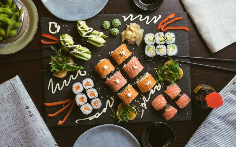 Gasto médio com comida japonesa é o mais alto entre as culinárias prediletas dos brasileiros / Foto: Jakub Dziubak / Unsplash
