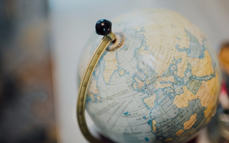 Relatório revela progresso limitado dos países do G20 em pagamentos internacionais / Foto: CHUTTERSNAP / Unsplash