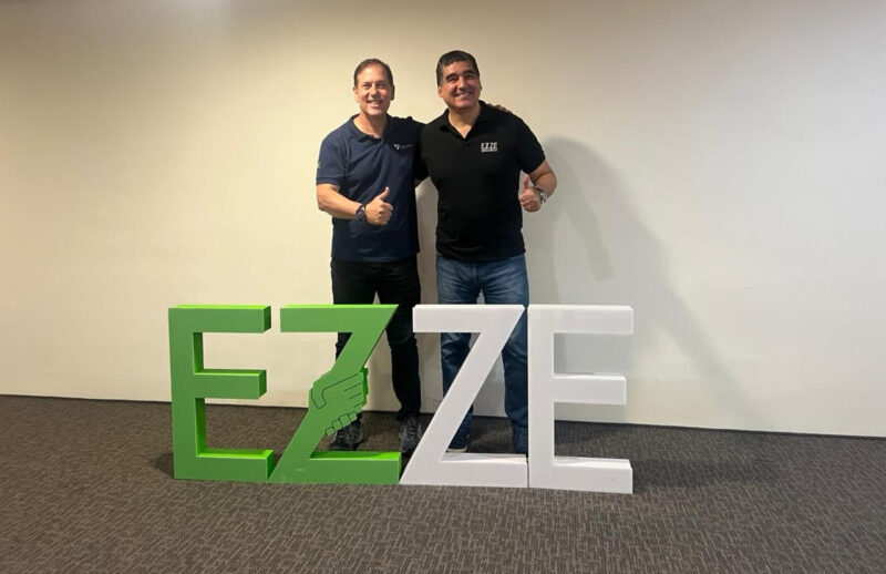 Paulo Rogério dos Santos, CEO da SegPartners Brasil, e Richard Vinhosa, CEO da EZZE / Foto: Divulgação