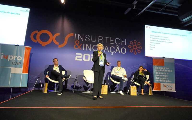 Cristina Caldeira, no painel "Inovação na Capitalização" / Foto: Divulgação