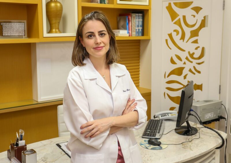 Fernanda Ronchi, professora de Oncologia da Faculdade Evangélica Mackenzie do Paraná (FEMPAR) e responsável técnica do serviço de Oncologia Clínica e do Centro de Pesquisas do Hospital Universitário Evangélico Mackenzie (HUEM) / Foto: Divulgação