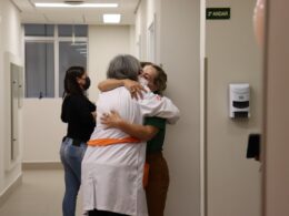Pequenos gestos de bondade: voluntários preparam presentes para pacientes internados no fim do ano / Foto: Divulgação